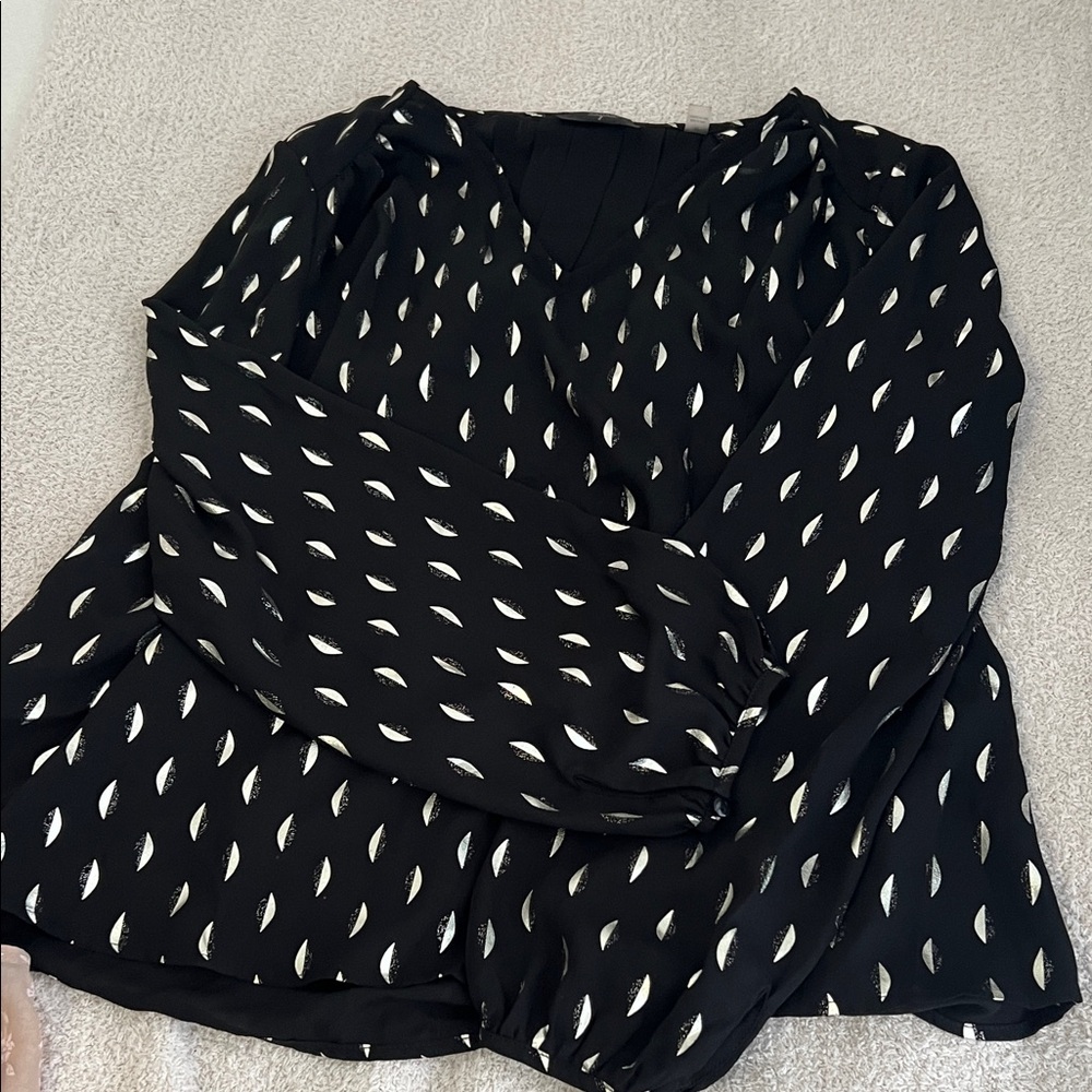 Tahari Black and White Patterned Blouse